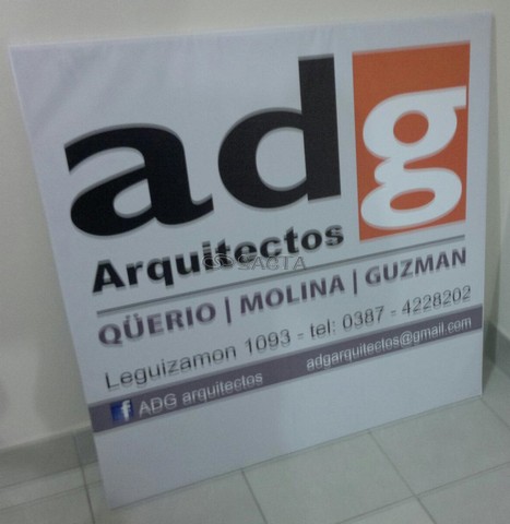 CARTEL CON BASTIDOR METALICO CON LONA IMPRESA - Sagta Ploteo